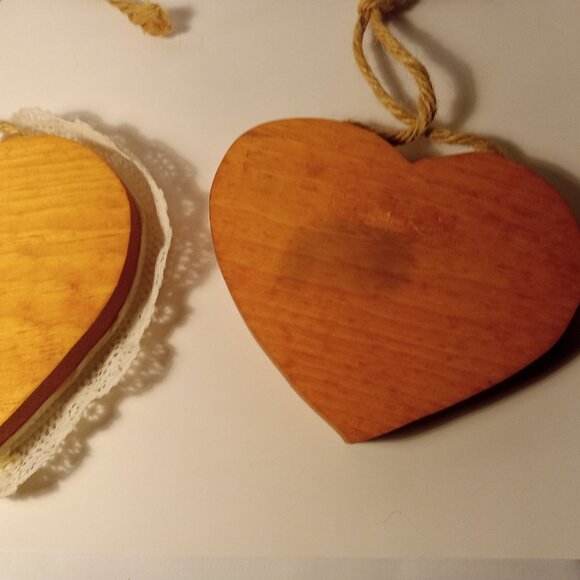 Vintage  2 Handpainted Folk Art Heart Shaped wall decor - Picture 2 of 8